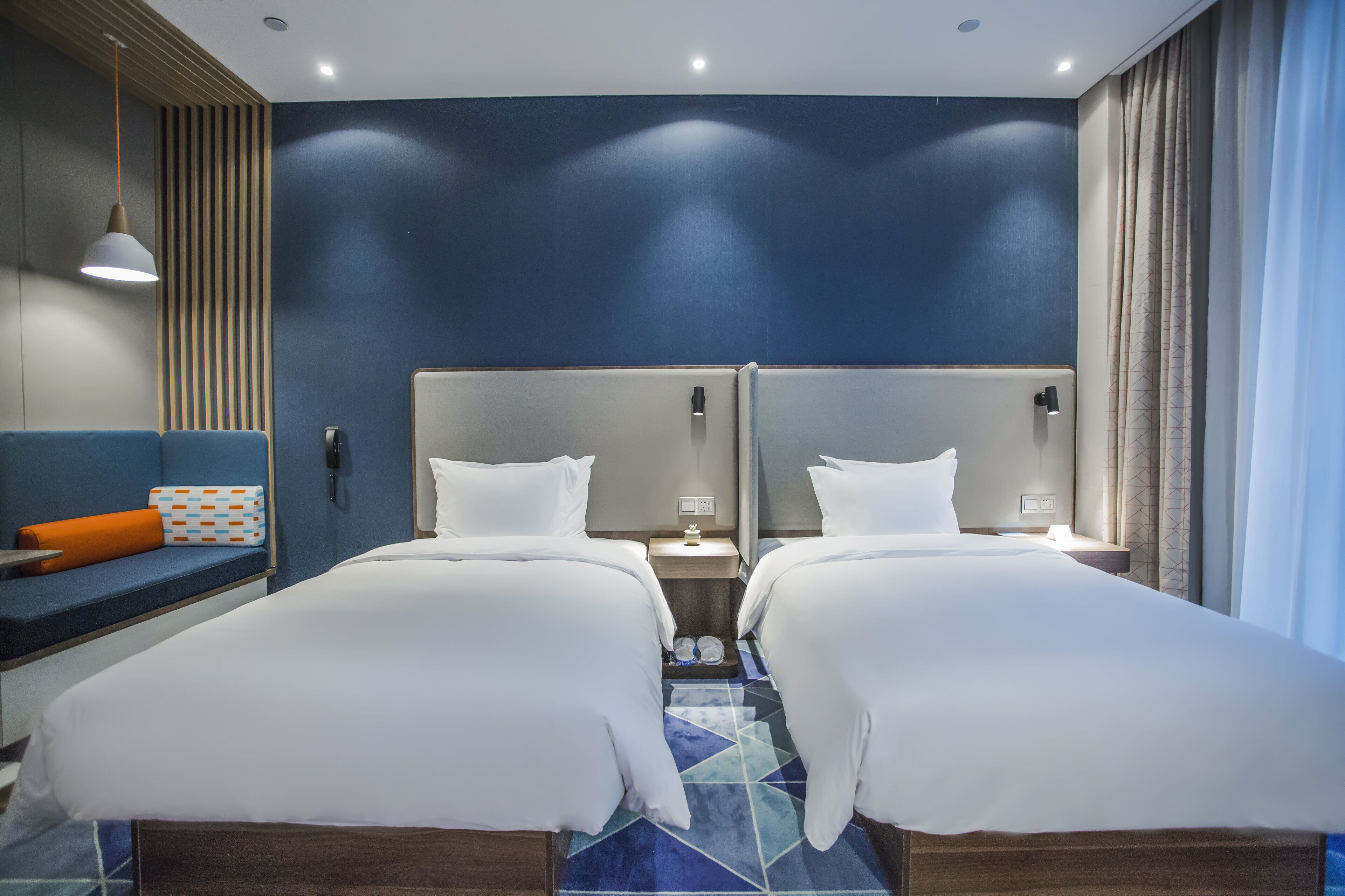 Standard Room, 2 Twin Beds | In-room safe, desk, free WiFi, bed sheets