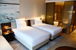 Hochwertige Bettwaren, Daunenbettdecken, Pillowtop-Betten, Minibar