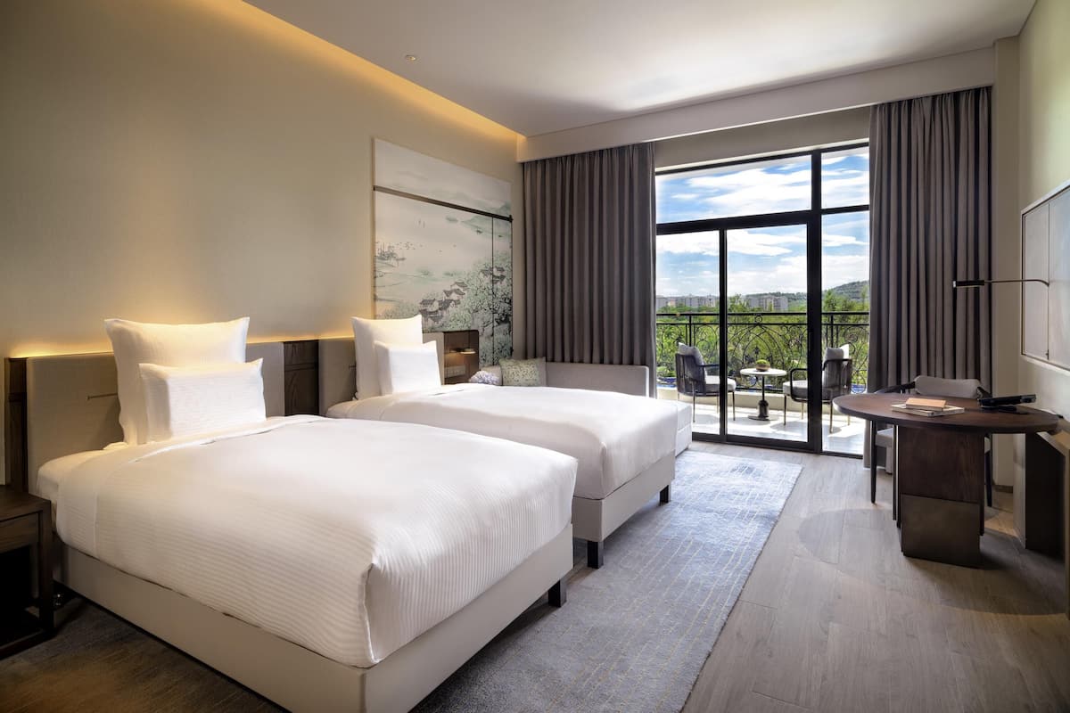 Deluxe Room, 2 Single Beds, Garden View | Premium bedding, down duvets, pillow-top beds, minibar