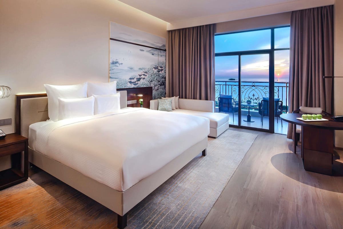 Premium bedding, down comforters, pillowtop beds, minibar