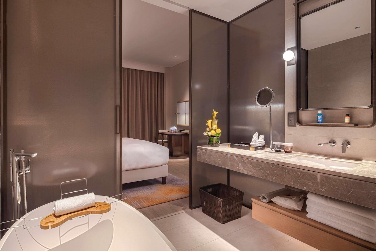 Premium bedding, down duvets, pillow-top beds, minibar