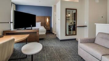 Estudi, 1 llit de matrimoni gran i sofà llit | 1 dormitori, escriptori, planxa i posts de planxar i wifi gratuïta