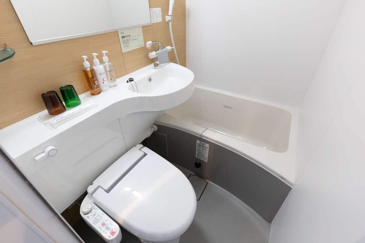 1 bedroom, desk, free WiFi, bed sheets