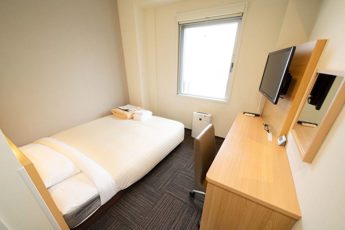 1 bedroom, desk, free WiFi, bed sheets
