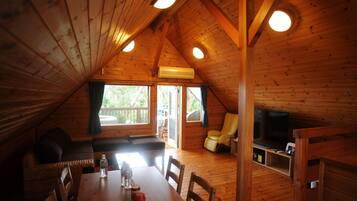 Casa de campo (B) | Frigobar, cofres nos quartos, Wi-Fi de cortesia