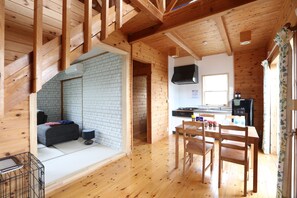 Cottage (A) | Living area | Flat-screen TV - Granp Glamping Resort (Shima)