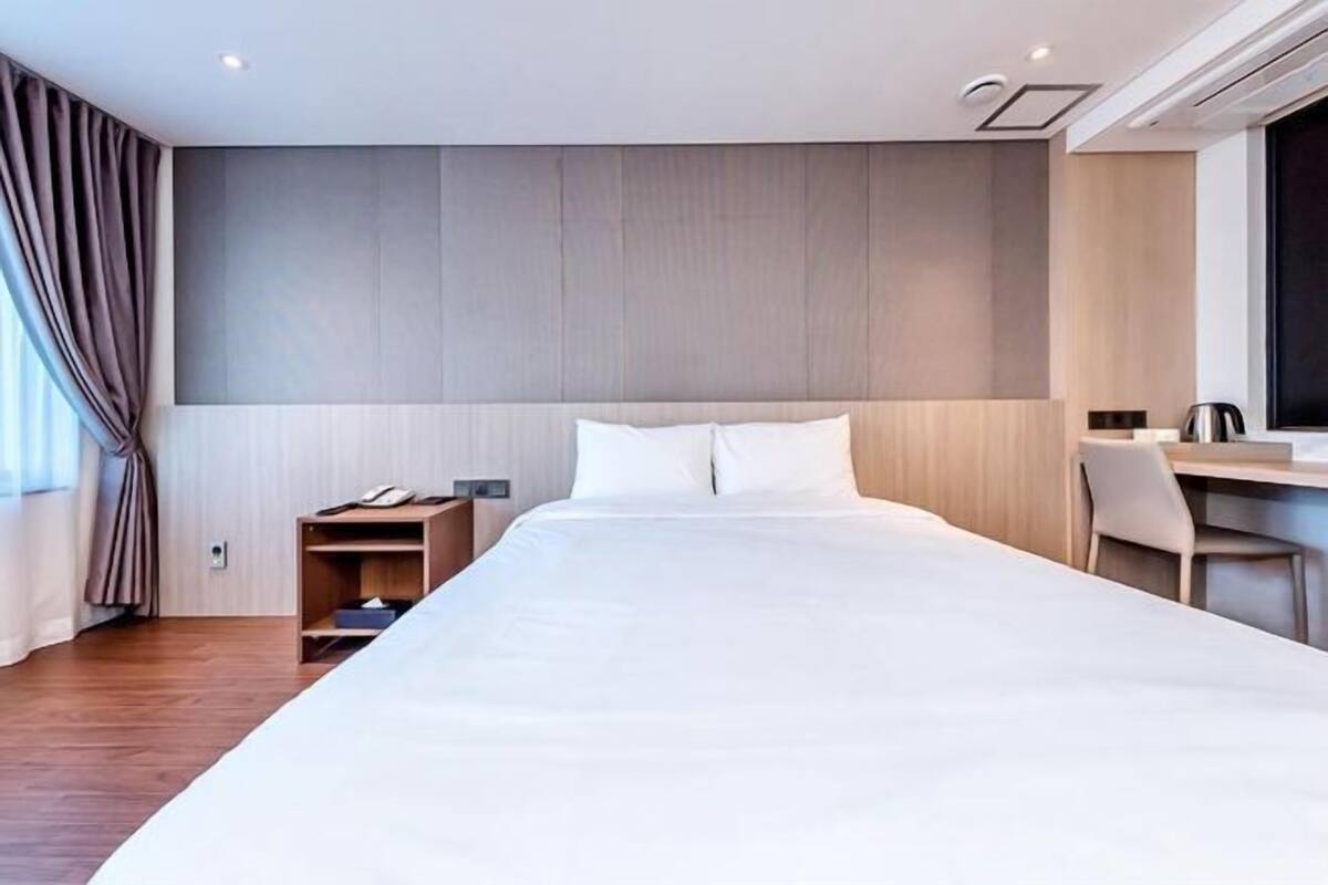 In-room safe, desk, blackout drapes, cribs (surcharge)