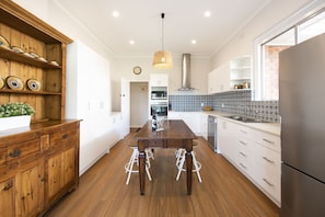 Electric kettle, freezer
