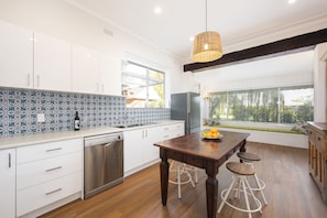 Electric kettle, freezer