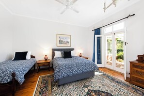 Cottage | 5 bedrooms, down comforters, iron/ironing board, bed sheets