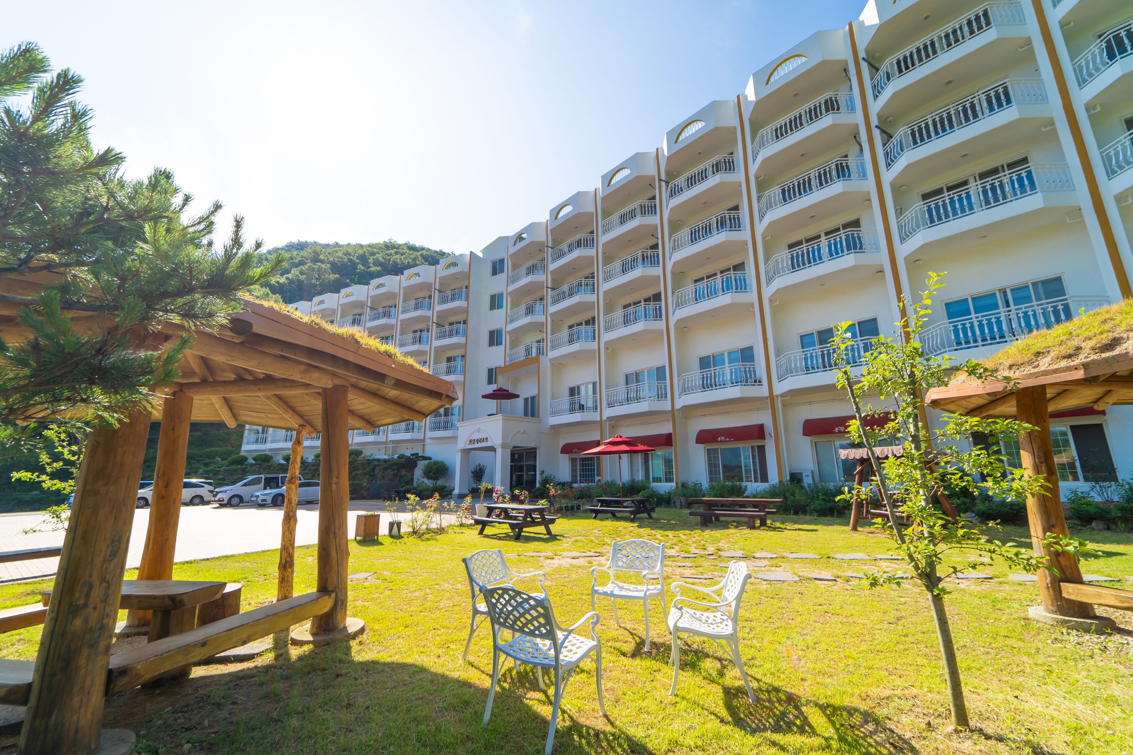 Children's play area - outdoor