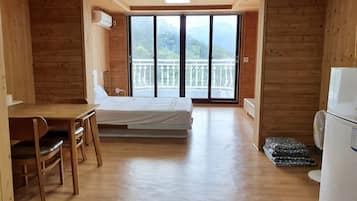 Chambre Double Économique | Ameublement personnalisé, Wi-Fi gratuit