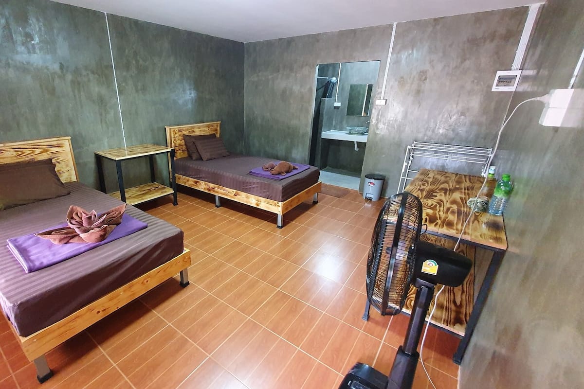 Studio Twin Room | Una scrivania, Wi-Fi gratuito, lenzuola