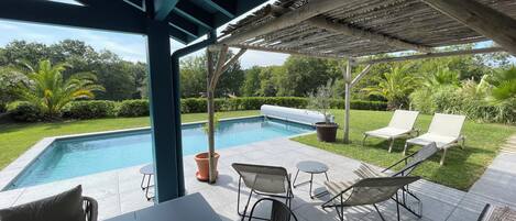 Piscine extérieure, piscine chauffée