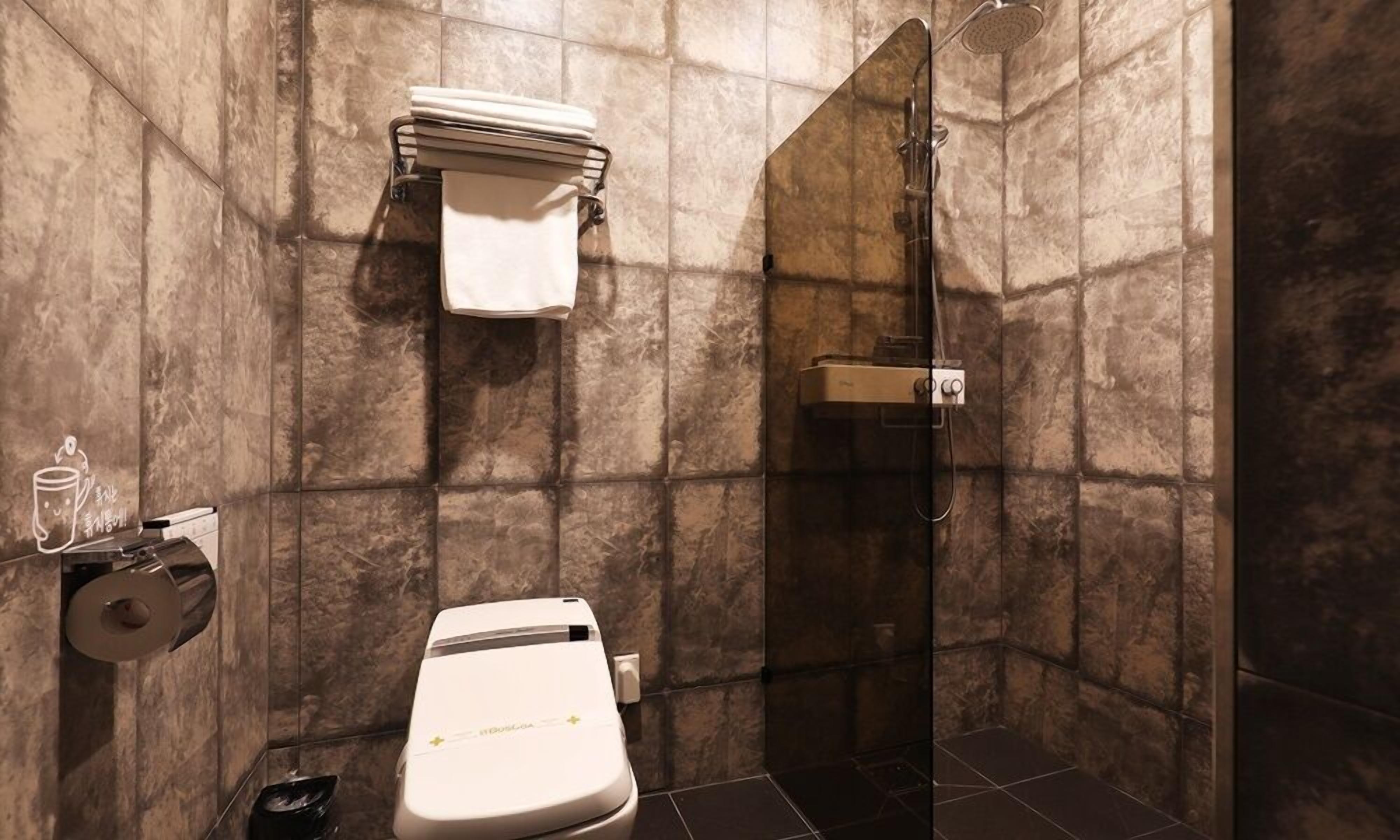 Deluxe Double Room | Blackout drapes, WiFi (free), individually decorated