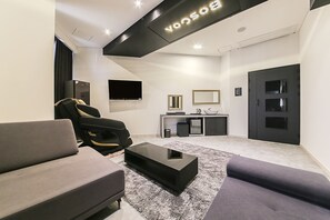 TV a schermo piatto 30 pollici con canali via cavo, TV, Netflix