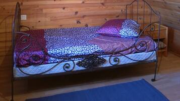 3 chambres, fer et planche Ă repasser, draps fournis