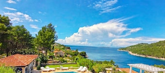 Stone House Villa Poplat – Private 7BR Estate with Sea-Water Pool, 50m to Sea