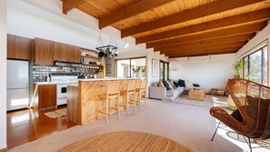 Smart-TV, peis og strømmetjenester