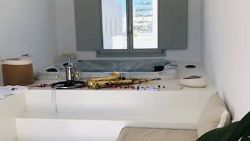 Premium Suite, Sea View | Private spa tub