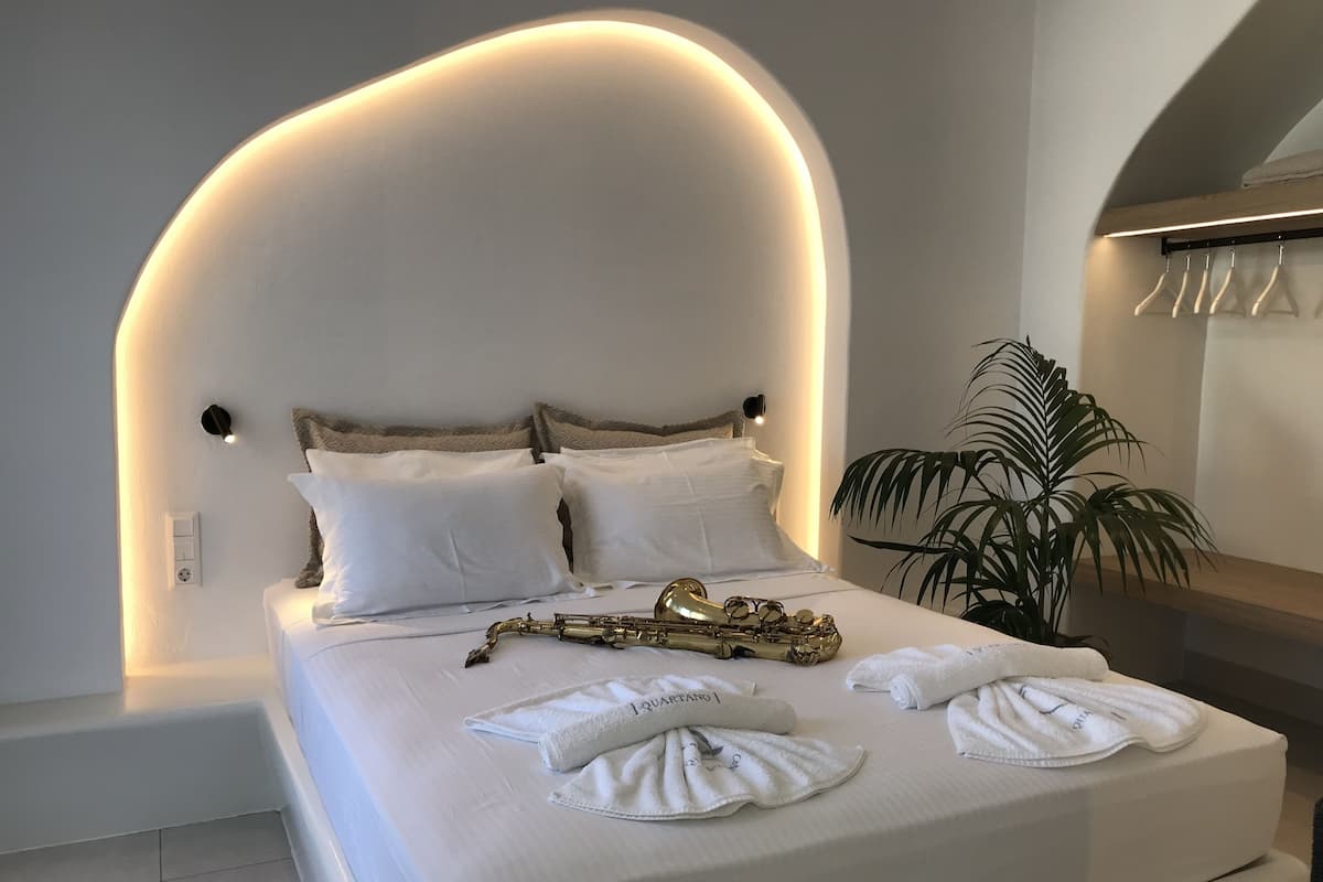 Premium Suite, Sea View | 1 bedroom, minibar, blackout drapes, soundproofing