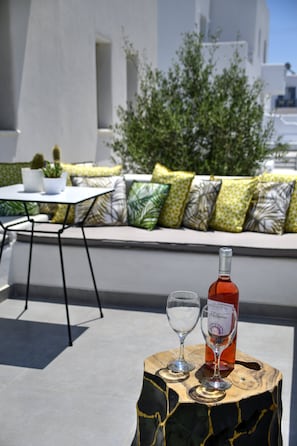 Deluxe Double Room | Room amenity - Quartano Luxury Cycladic Residence (Paros)