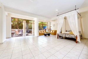 3 Schlafzimmer, Zimmersafe, Schreibtisch, schallisolierte Zimmer