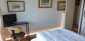 1 bedroom, iron/ironing board, free WiFi