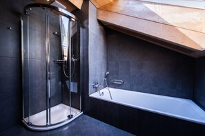 Douche, serviettes fournies