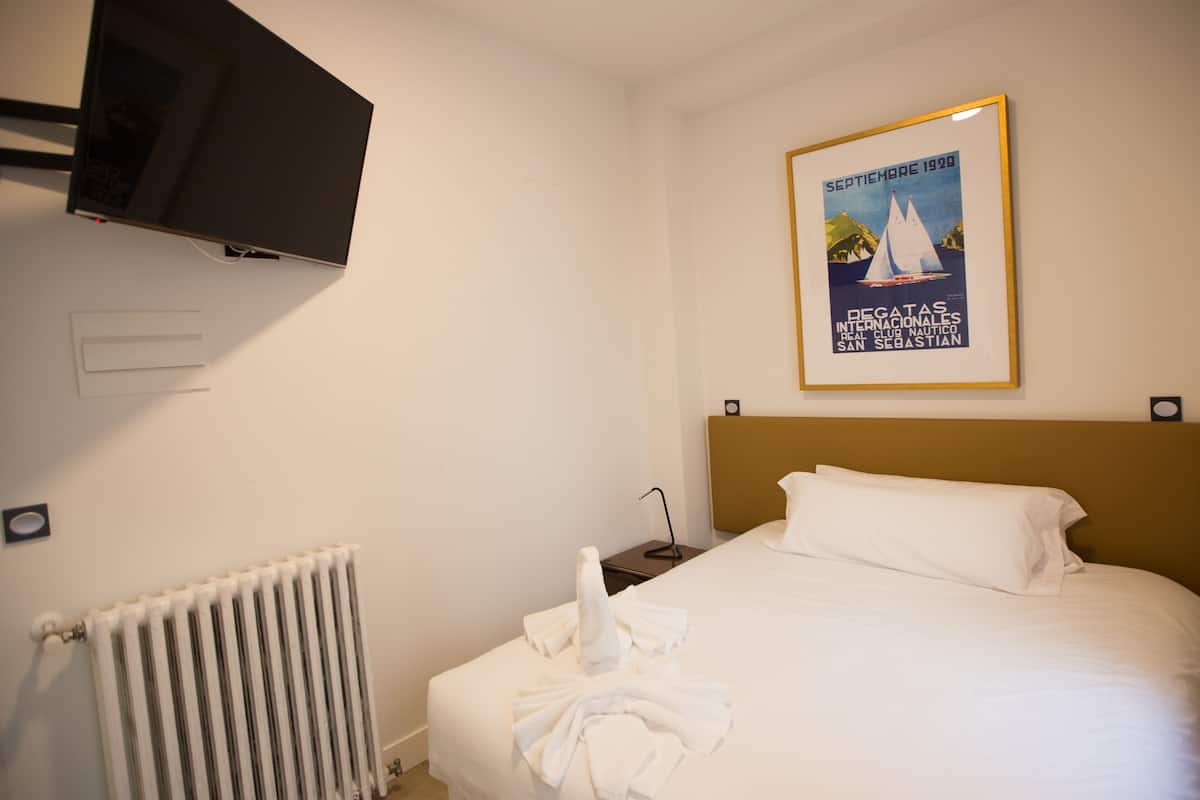 Double Room (7) | In-room safe, free WiFi