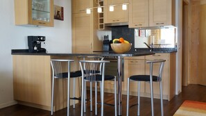 Microwave, dishwasher, coffee/tea maker, cookware/dishes/utensils - Chalet Brunner 3 (Lauterbrunnen)