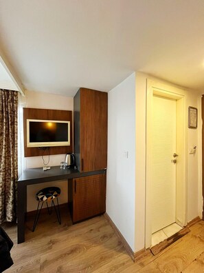 经济双人房 | 埃及棉床单、高档床上用品、Select Comfort 床、迷你吧