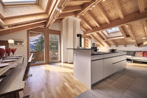 Kühlschrank, Mikrowelle, Geschirrspüler