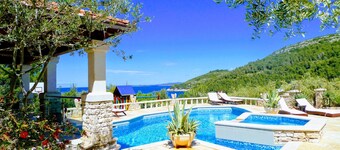 Apartment "Dream"in a villa with private enter, terrace, garden, swimmig pool.