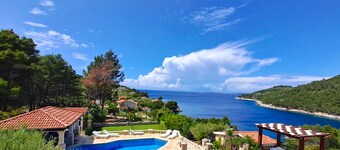 Apartment "Dream"in a villa with private enter, terrace, garden, swimmig pool.