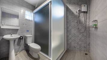 Shower, bidet, towels, soap