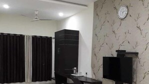 Deluxe Room - The Singh Palace (Raipur)