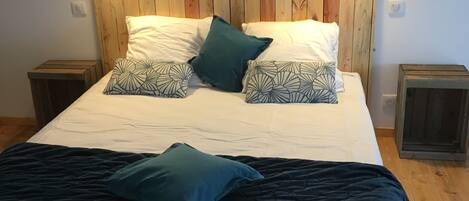 1 chambre, fer et planche à repasser, Wi-Fi, draps fournis