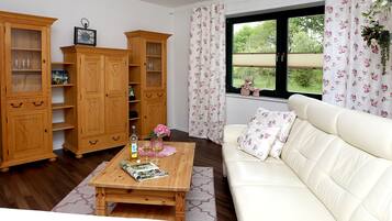 Fernseher, Tischtennisplatte