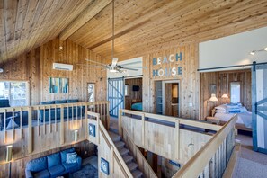 3 室のベッドルーム、アイロン / アイロン台、WiFi (無料)、ベッドシーツ