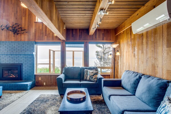 TV, fireplace, DVD player