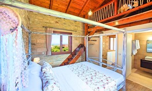 5 chambres, coffres-forts dans les chambres, bureau