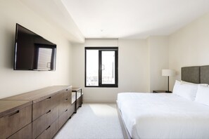 1 habitación, tabla de planchar con plancha, wifi gratis y ropa de cama 