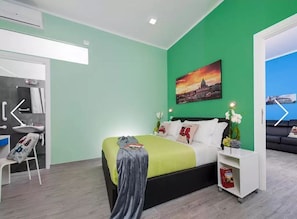 2 chambres, fer et planche à repasser, Wi-Fi, draps fournis
