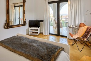 5 bedrooms, in-room safe, iron/ironing board, free WiFi - VILLA ELBA (Ibiza)