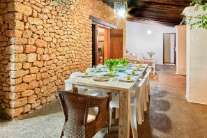 Outdoor dining - VILLA ELBA (Ibiza)