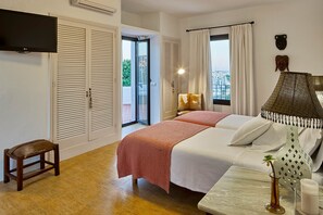 5 bedrooms, in-room safe, iron/ironing board, free WiFi