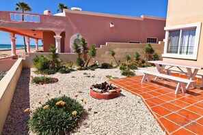 Outdoor dining - Casa de Carolina, high sp wifi, beachft Las Conchas (Puerto Penasco)