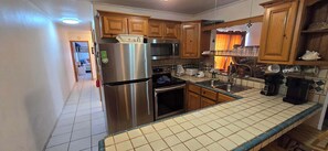 Fridge, microwave, oven, stovetop - Casa Escuela beachfront Las Palmas Mirador beach (Puerto Penasco)