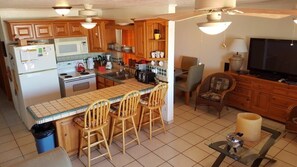 Fridge, microwave, oven, stovetop - Casa Escuela beachfront Las Palmas Mirador beach (Puerto Penasco)